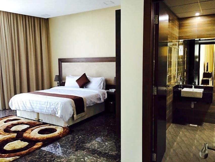 Belle Tower Luxury Apartments Manama Eksteriør billede