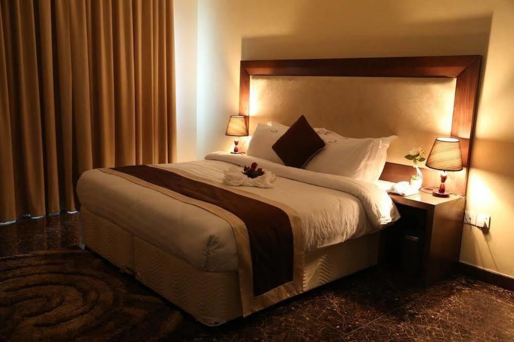 Belle Tower Luxury Apartments Manama Eksteriør billede